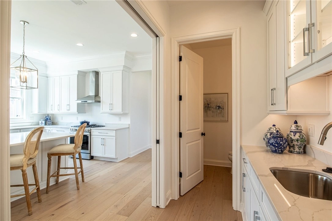 Photo of 33 2nd Street
