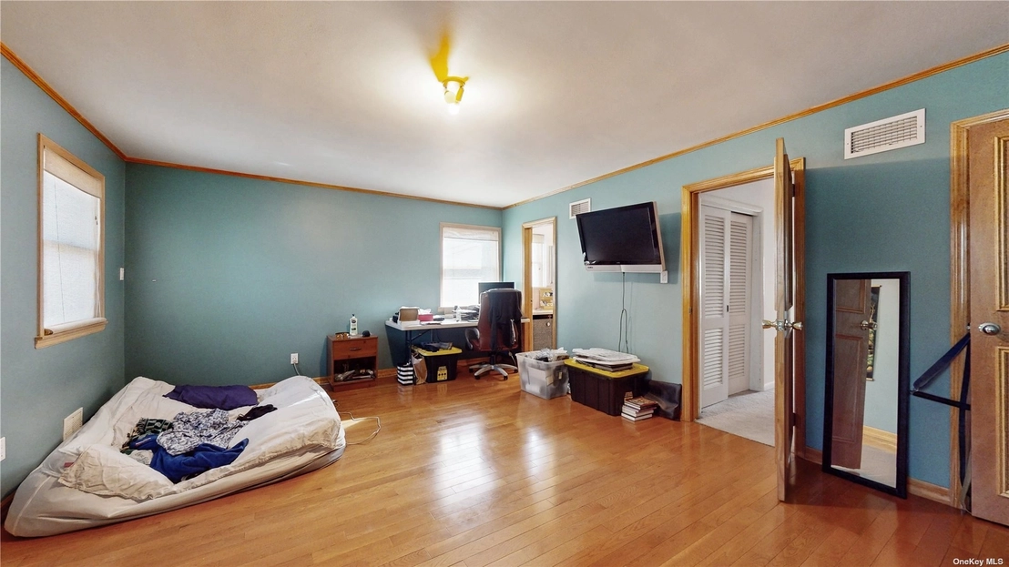 Livingroom at 82-50 Surrey Place