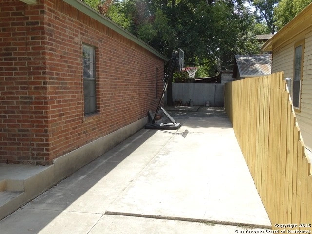 Photo of 260 Ray Ave