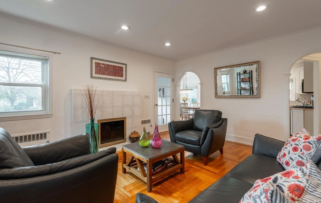Livingroom at 151 Frankel Boulevard