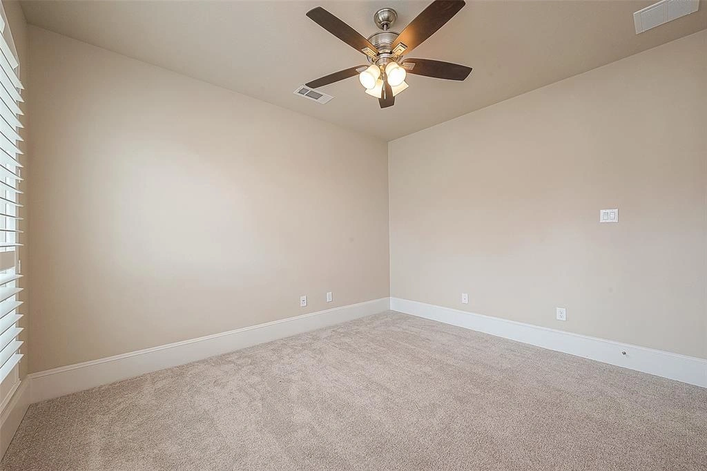 Empty Room at 2519 Heritage Park Drive
