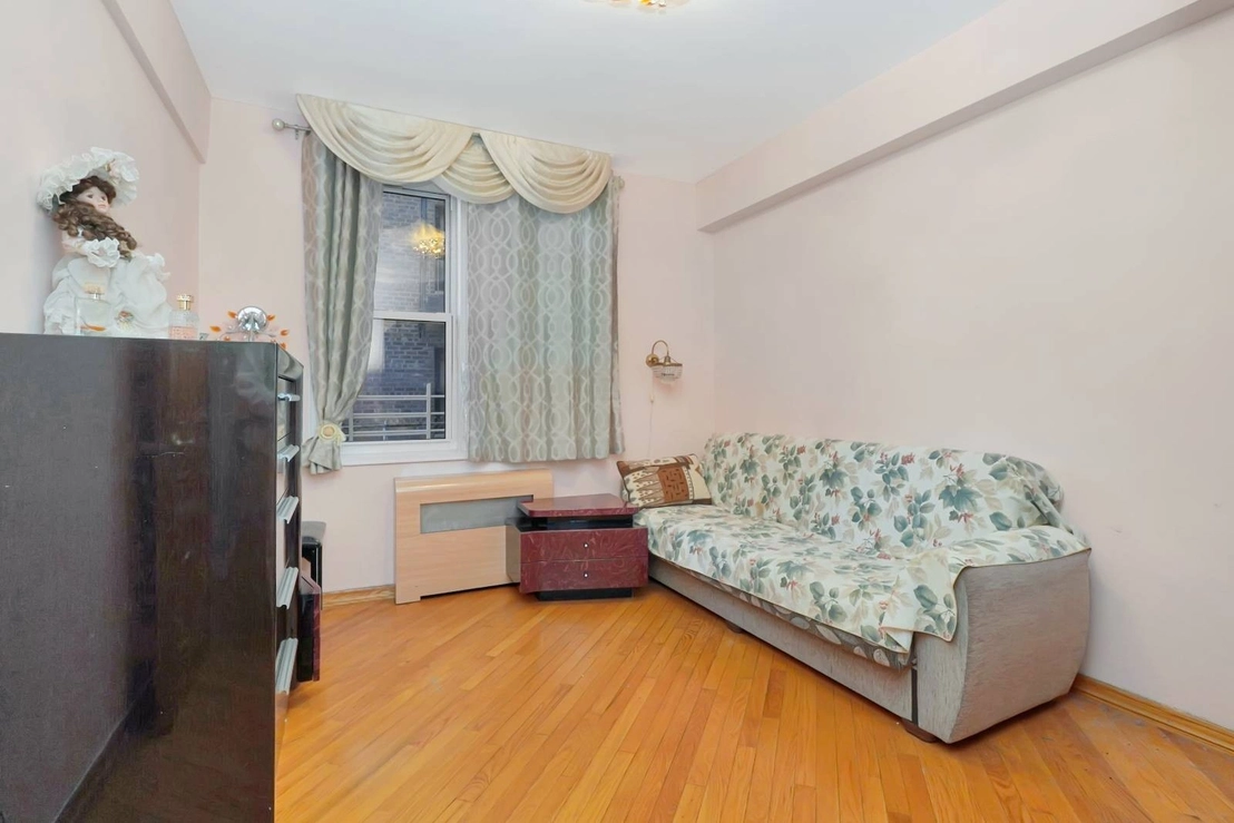 Photo of Unit A8 at 2727 Ocean Parkway