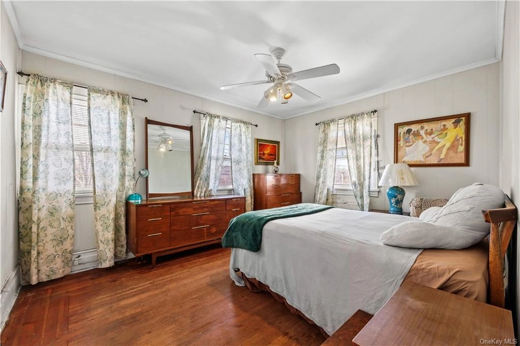Bedroom at 472 Warburton Avenue