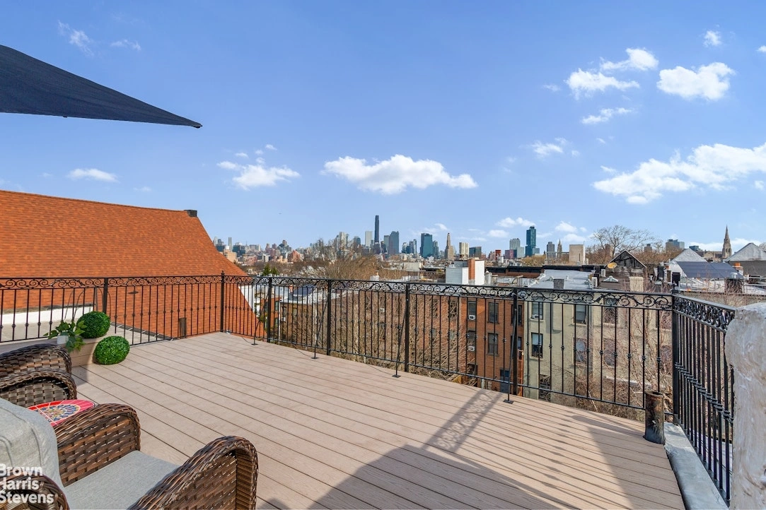 Outdoor at 423 7TH Street