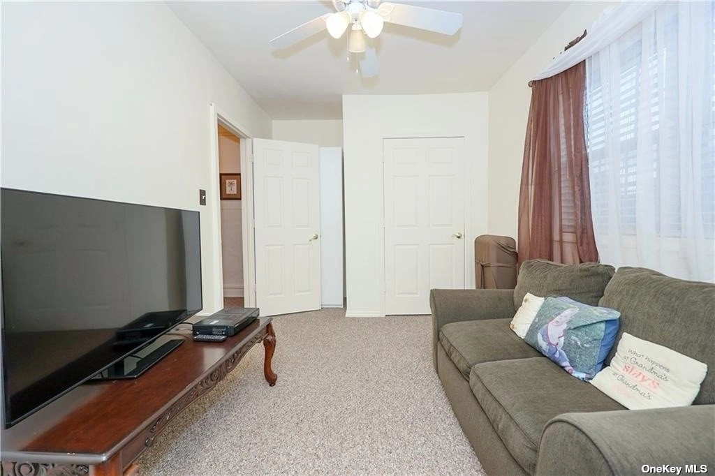 Livingroom at 2804 Ford Street