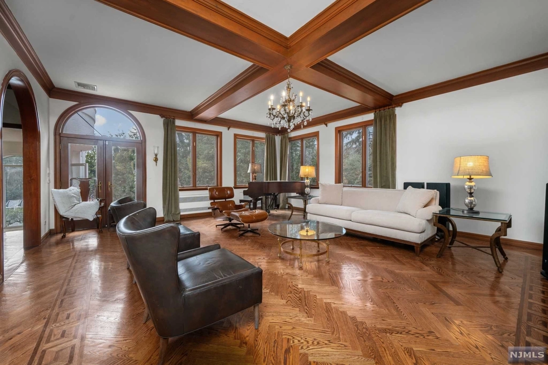 Livingroom at 353 Highland Avenue