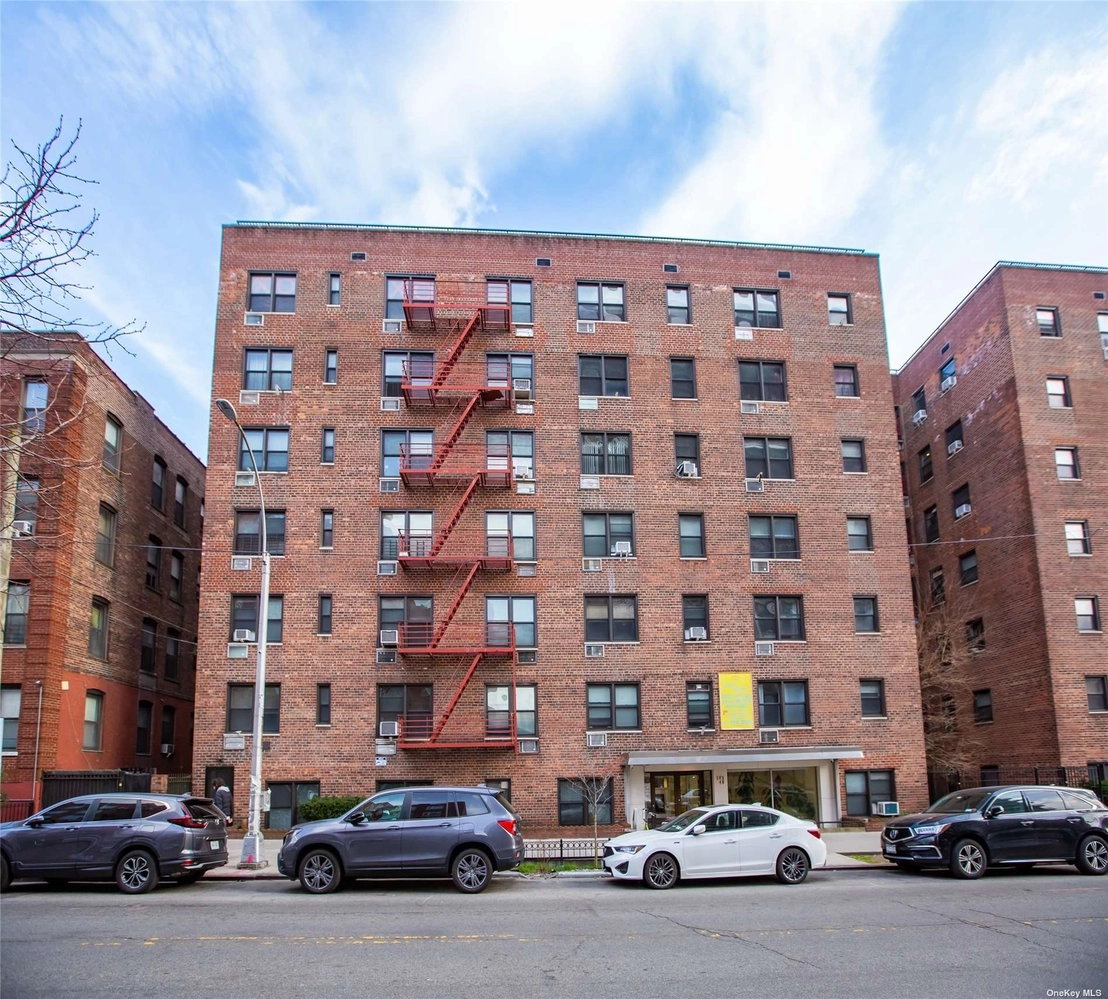Streetview, Outdoor at Unit 2N at 143-40 Roosevelt Ave
