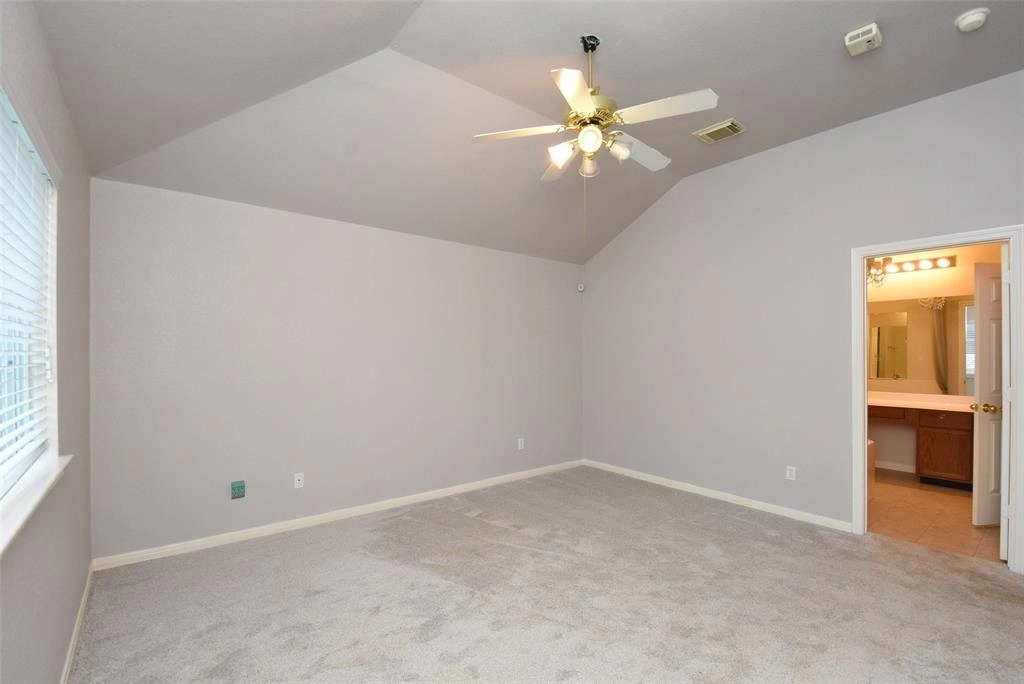 Empty Room at 207 Lake View Drive