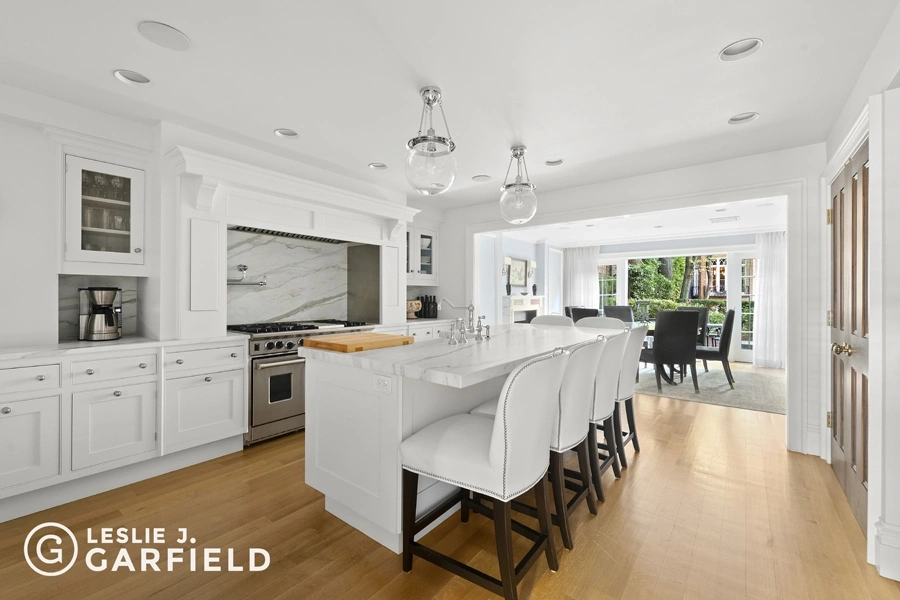 Kitchen, Dining at 164 E 66th Street