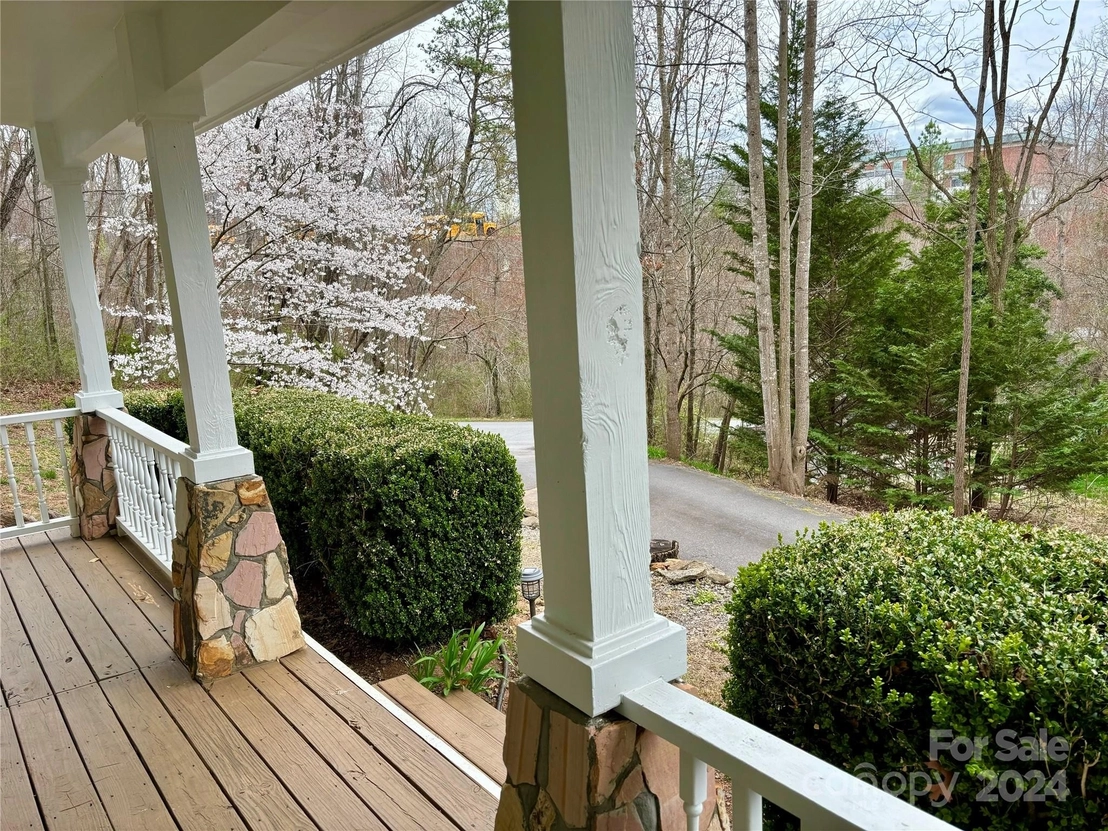Photo of 48 Maple Springs Road