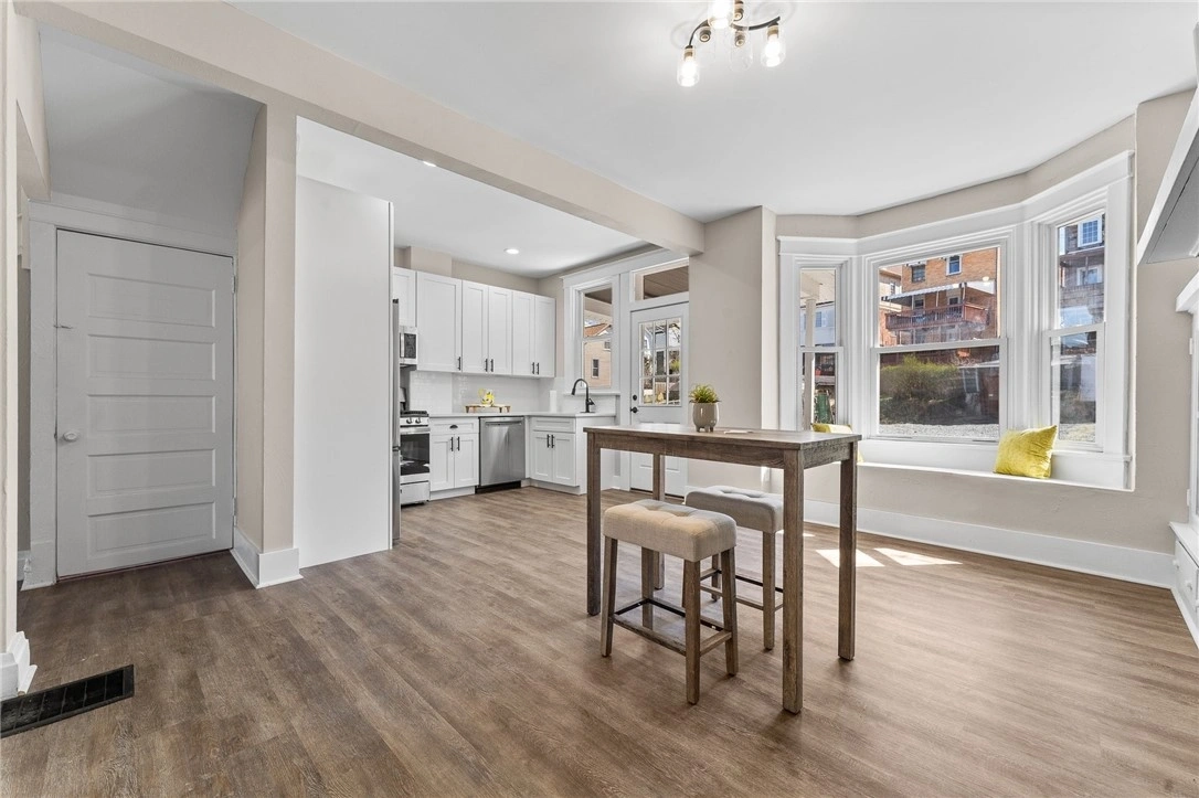 Photo of 7716 Francis Street