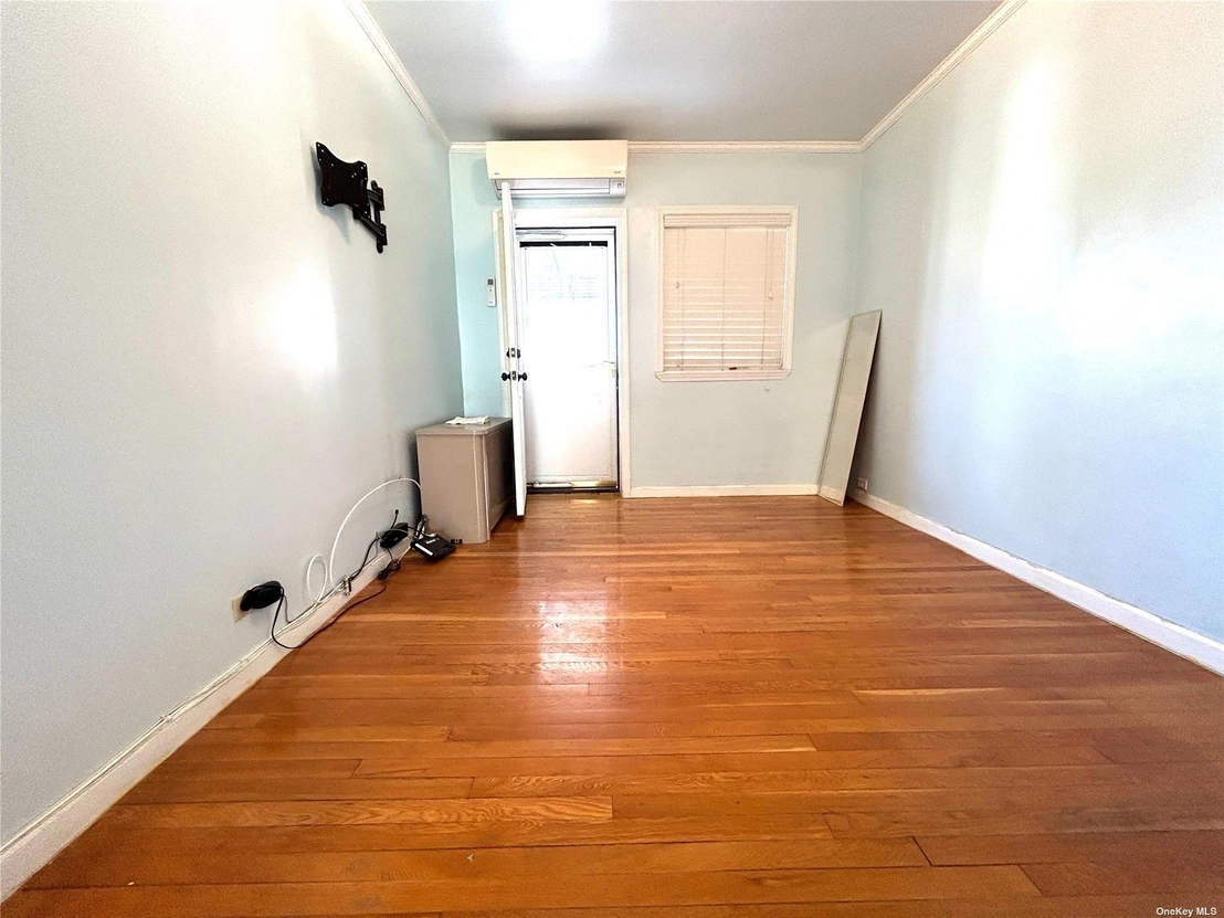 Empty Room, Hallway at 52-57 79th Street