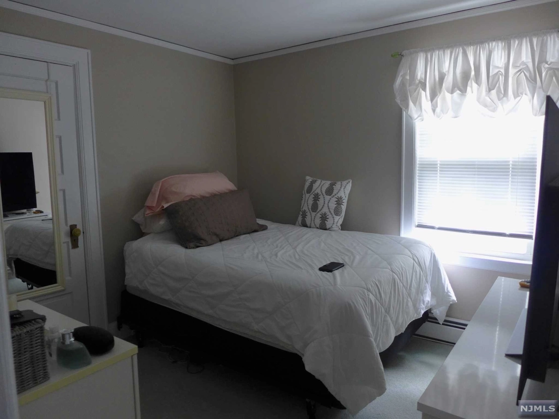 Bedroom at 100 Brook Avenue