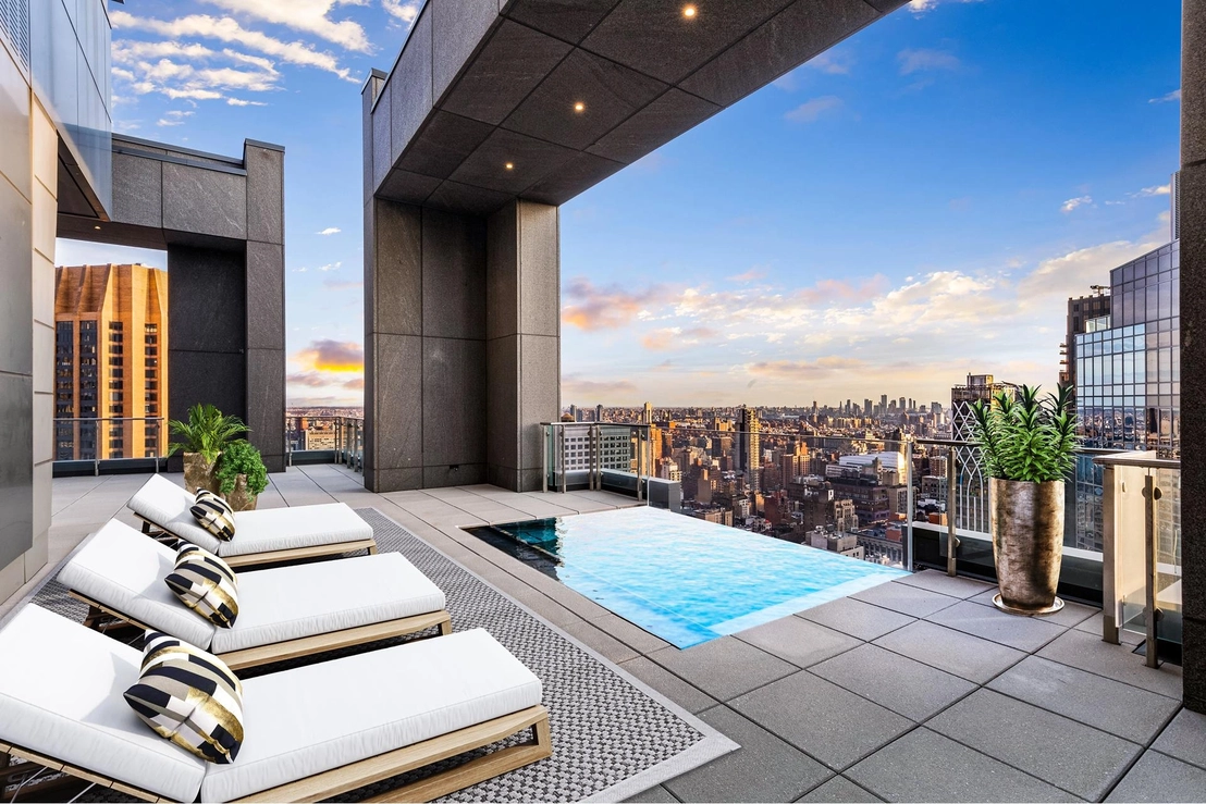 Outdoor at Unit PHA at 172 MADISON Avenue