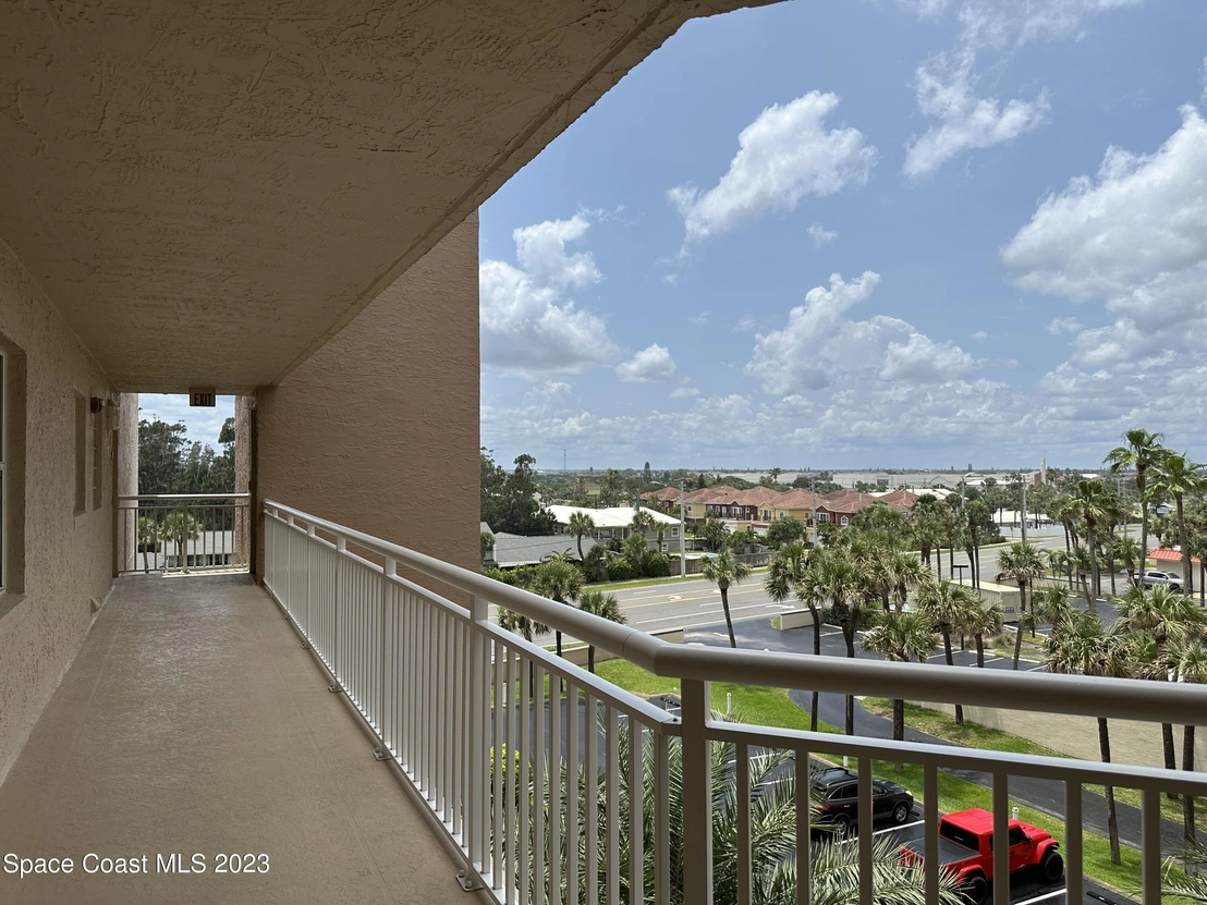 Photo of Unit 505 at 2805 N Highway A1a