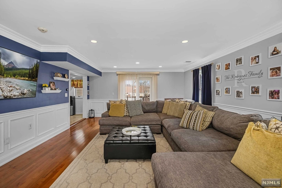 Livingroom at 86 Highland Avenue
