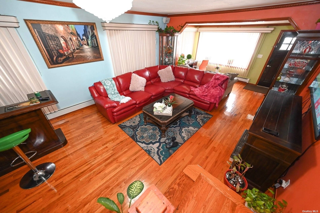 Livingroom at 131-14 109th Avenue
