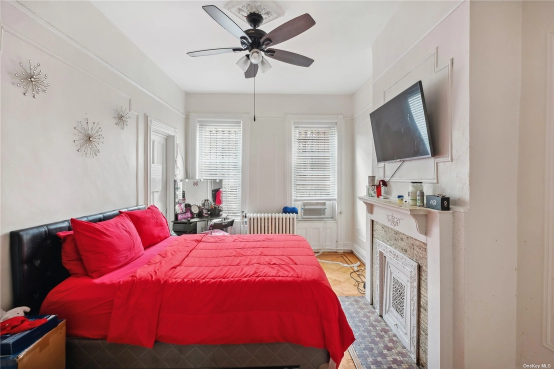Bedroom at 91 Chauncey Street