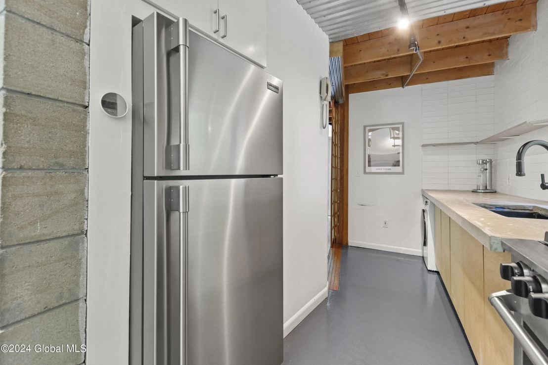 Photo of 140 Binninger Road