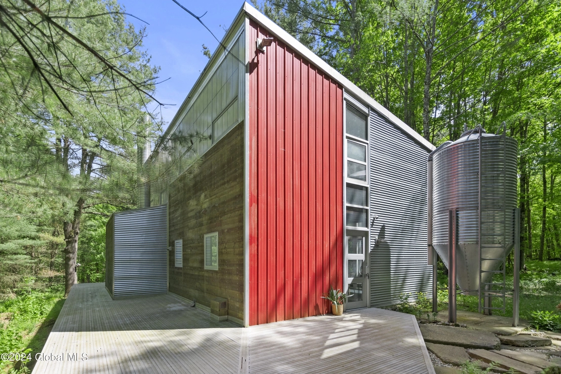Photo of 140 Binninger Road