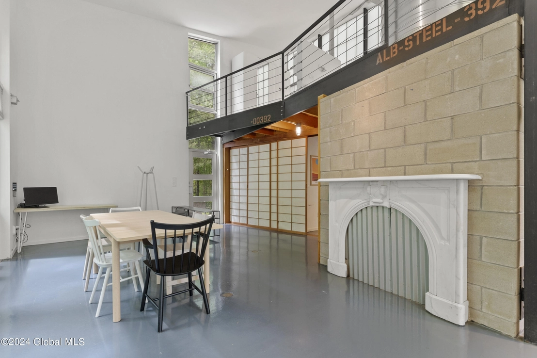 Photo of 140 Binninger Road
