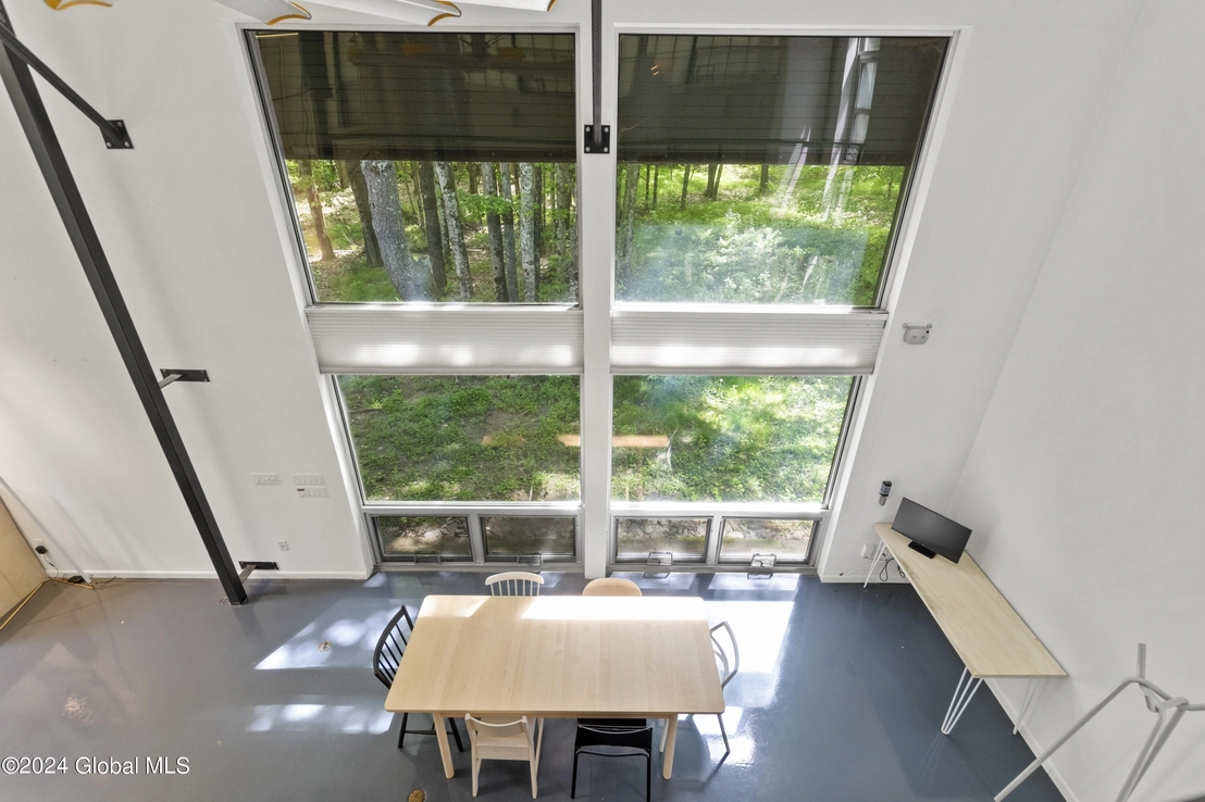 Photo of 140 Binninger Road