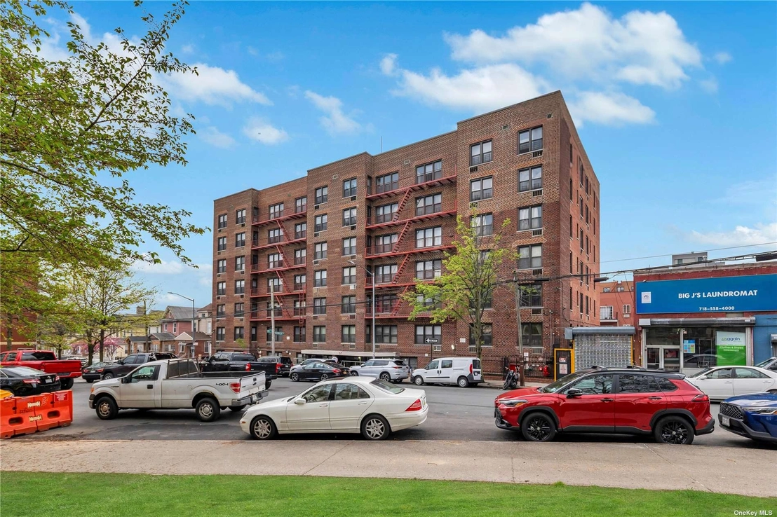 Outdoor, Streetview at Unit 7D at 87-70 173rd Street