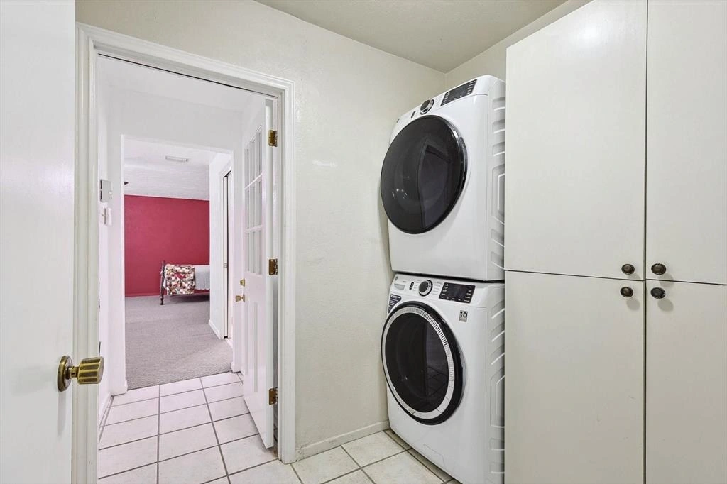 Laundry at 2405 Kings Country Drive