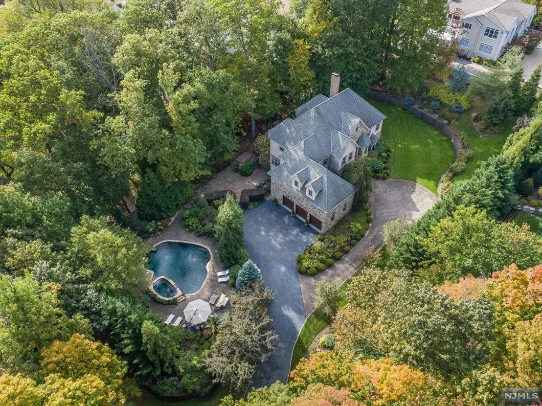 Satellite View, Outdoor at 272 Valley Way