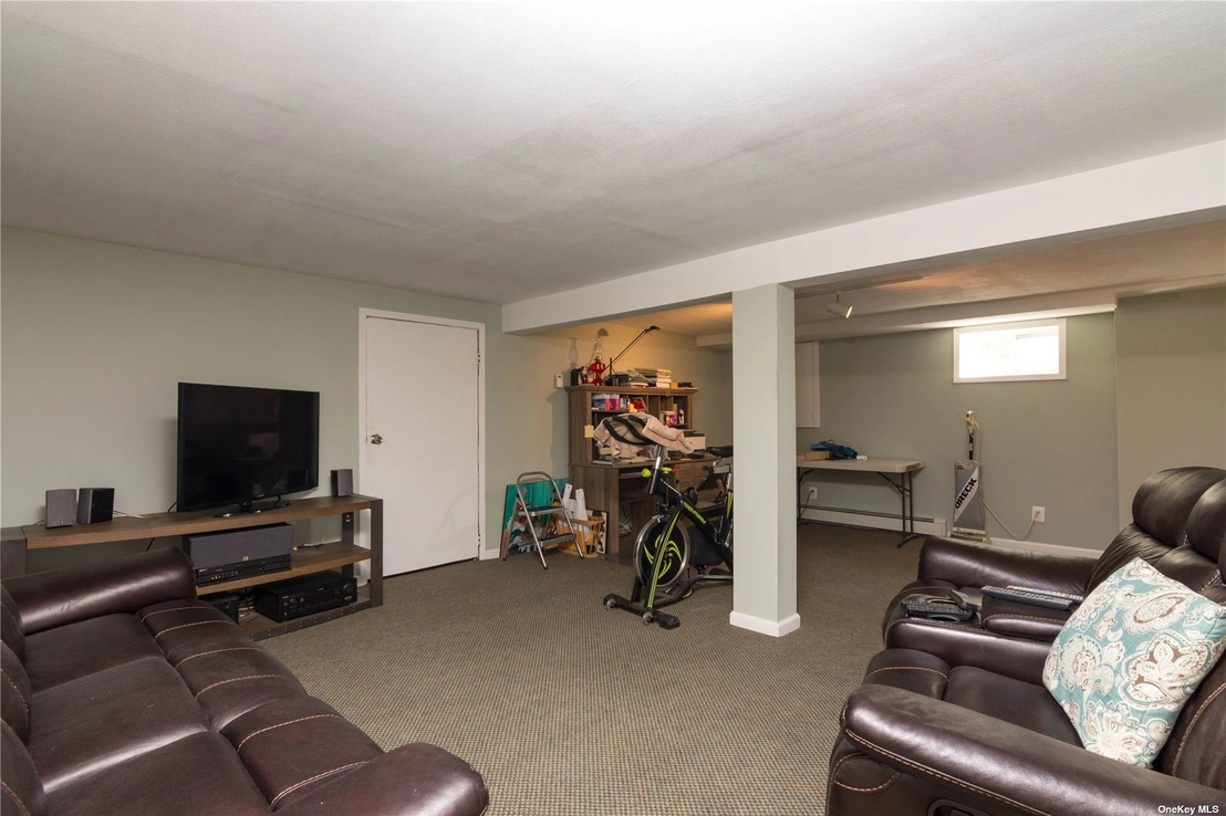 Livingroom at 128 Simmons Drive