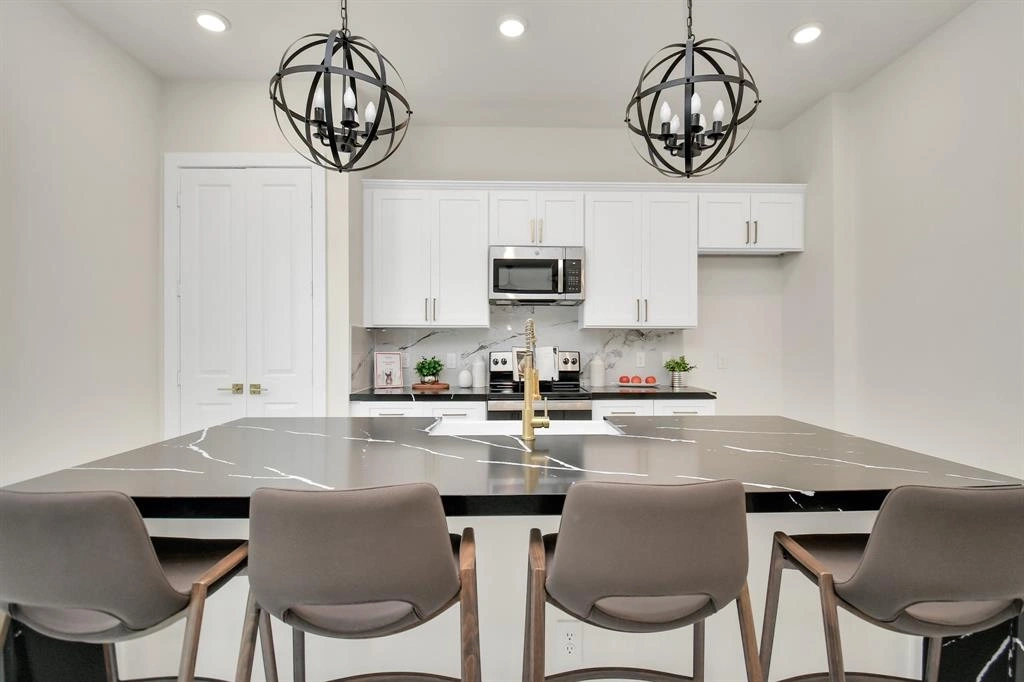 Kitchen, Dining at 6553 Sealey Street