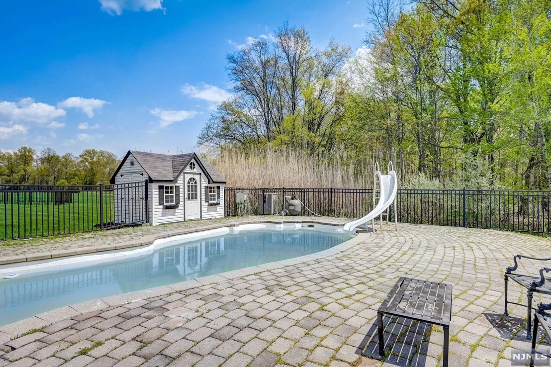 Outdoor, Pool at 2 Manchester Lane