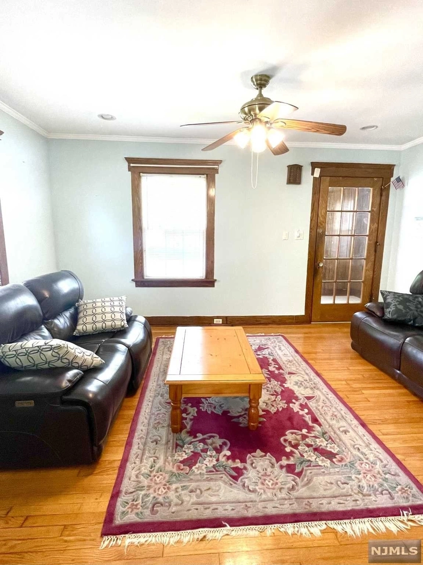 Livingroom at 39 Orchard Place
