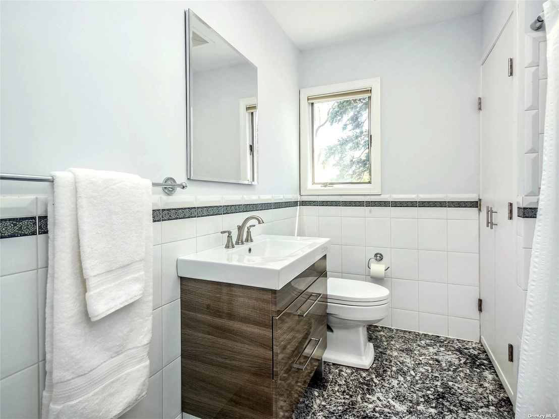 Bathroom at 118 Luquer Road