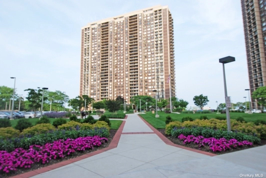 Outdoor at Unit 15L at 27110 Grand Central Parkway