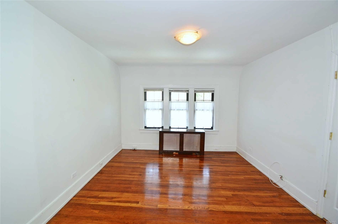 Empty Room at 111-29 76th Ave