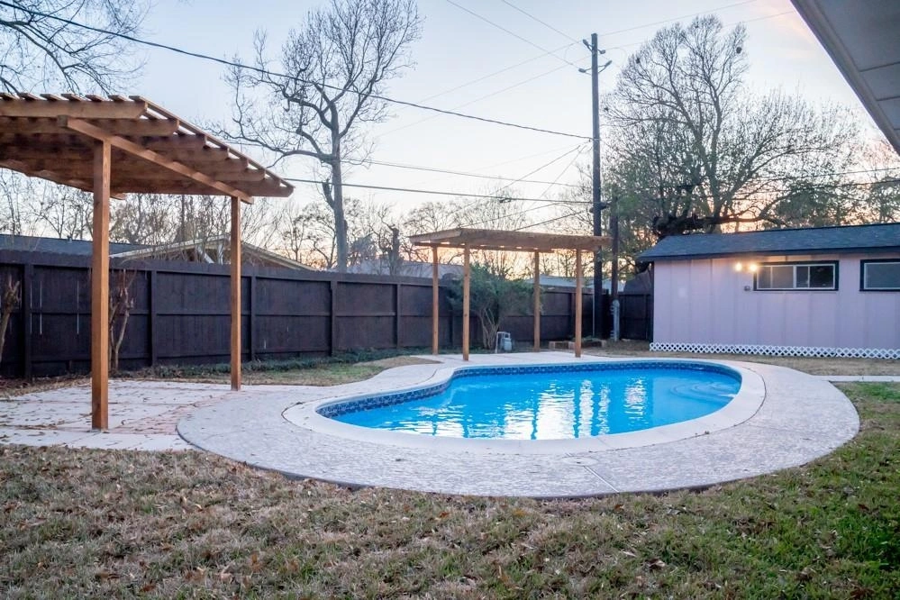 Pool, Outdoor at 8931 Pitner Rd