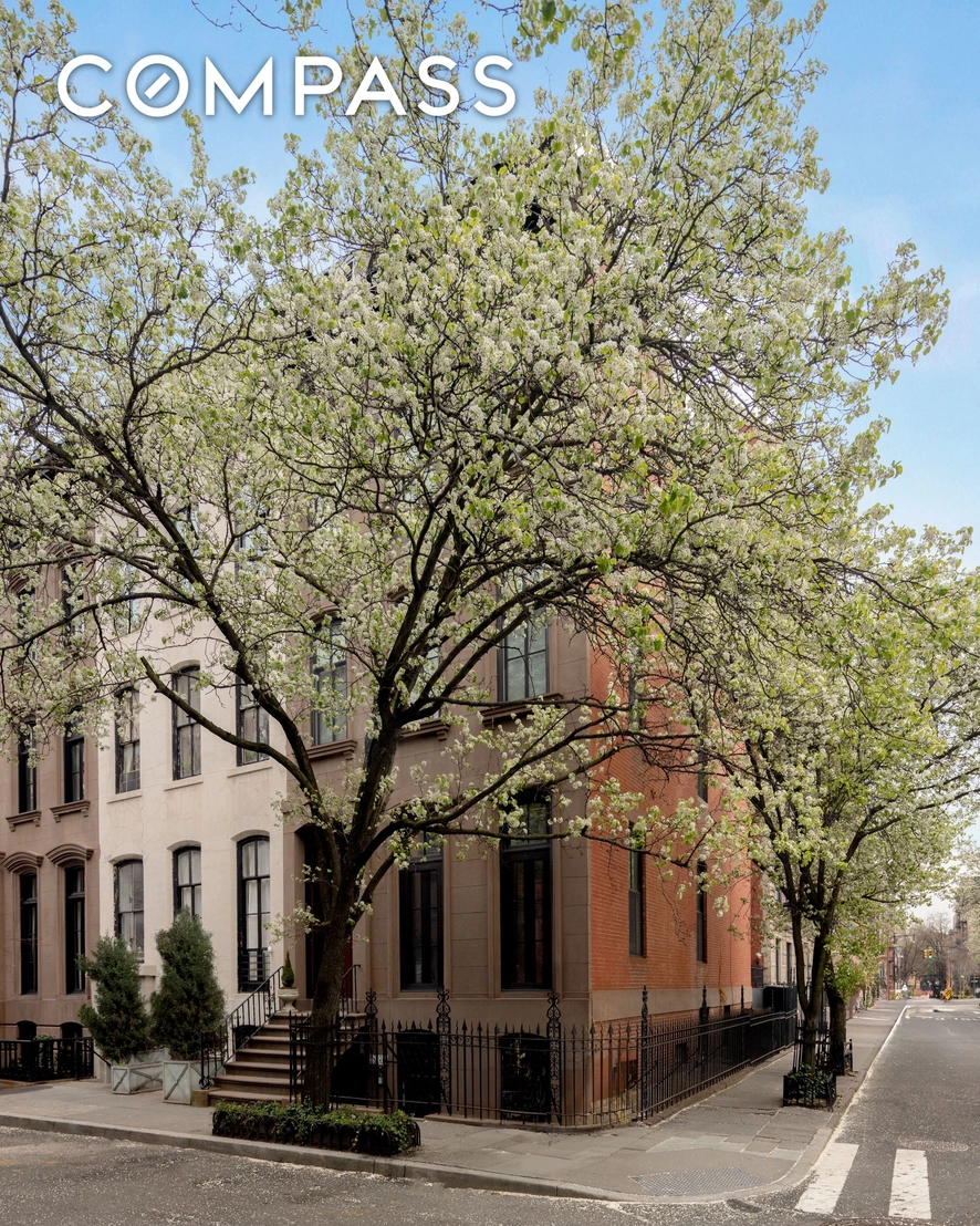 Outdoor, Streetview at 214 W 11th Street