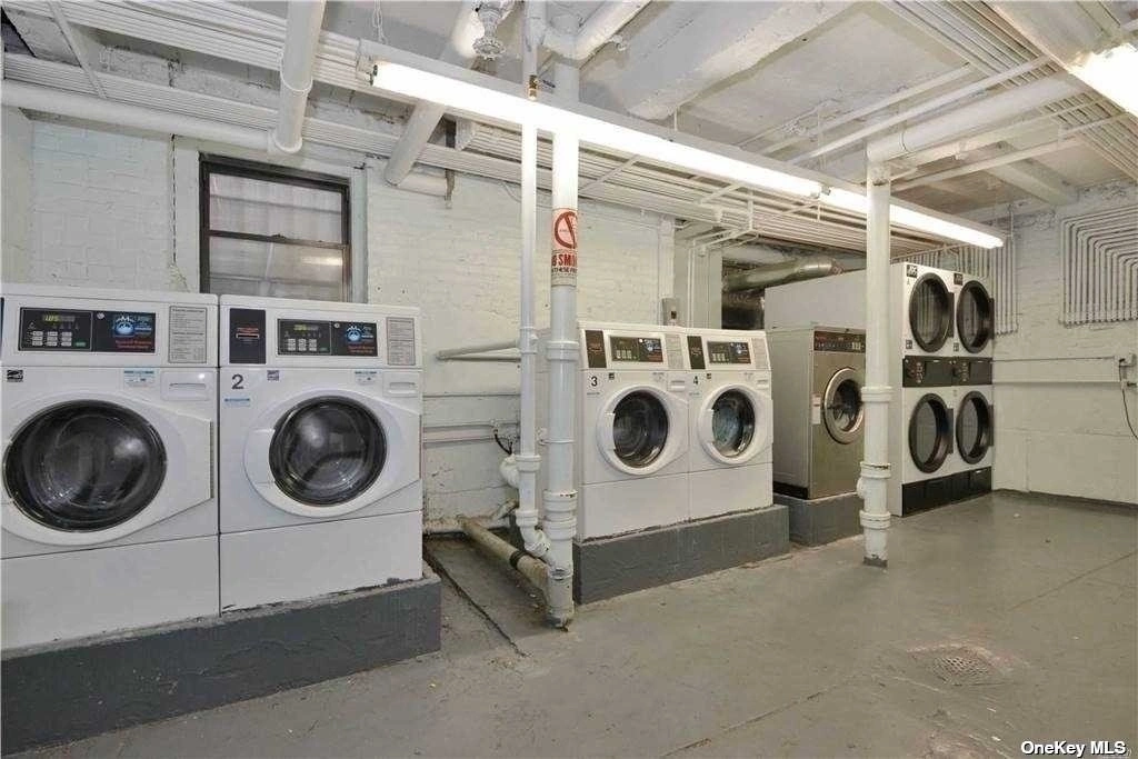Laundry at Unit 1U at 155-01 90th Avenue
