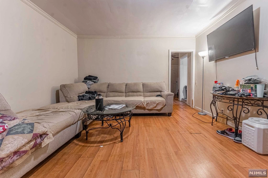 Livingroom at 314-316 Wainwright Street