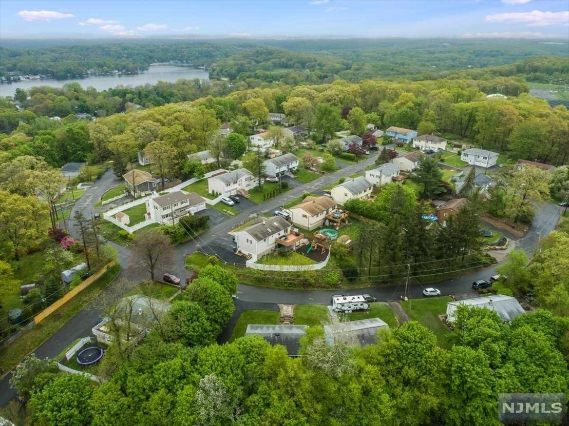 Satellite View at 103 Winding Hill Road