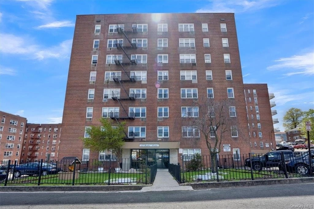 Streetview, Outdoor at Unit 3H at 52 Yonkers Terrace