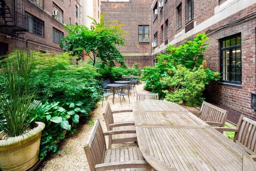 Outdoor at Unit 2318 at 320 E 42nd Street