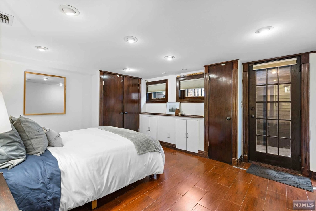 Bedroom at 1215 Park Avenue