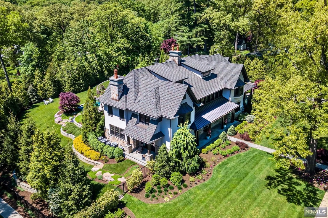 Outdoor, Satellite View at 210 Heights Road