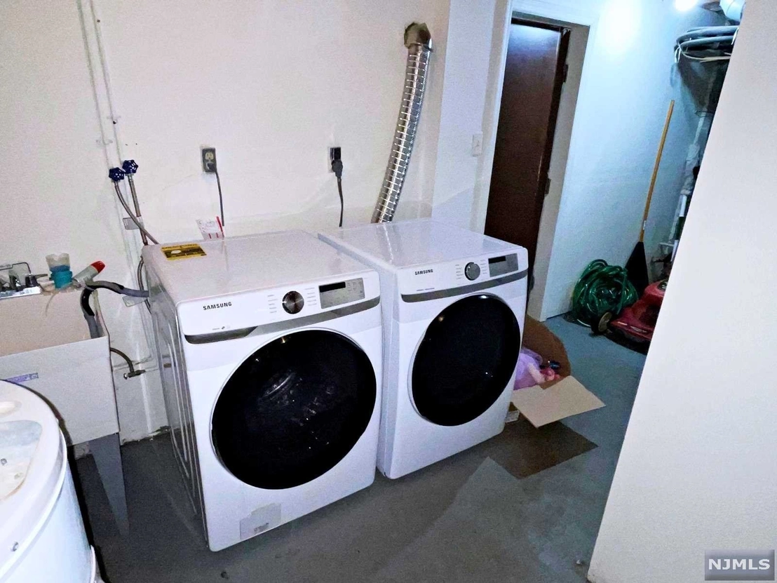 Laundry at 1031 Leesville Avenue