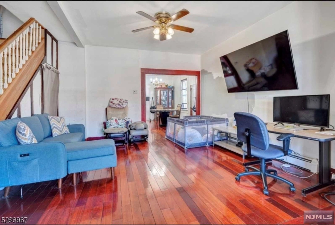 Livingroom at 261 South Parkway