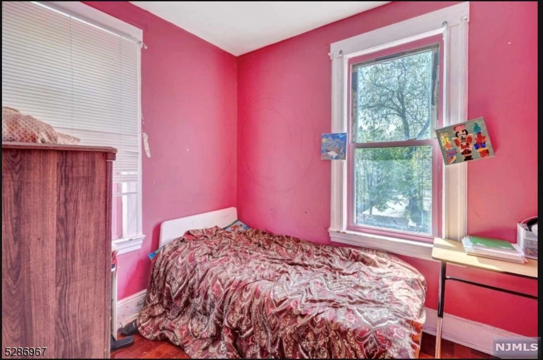 Bedroom at 261 South Parkway