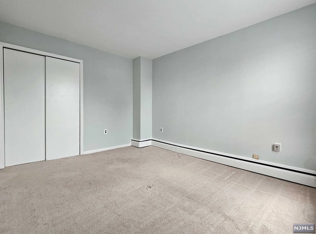 Empty Room at 89 Woodland Avenue