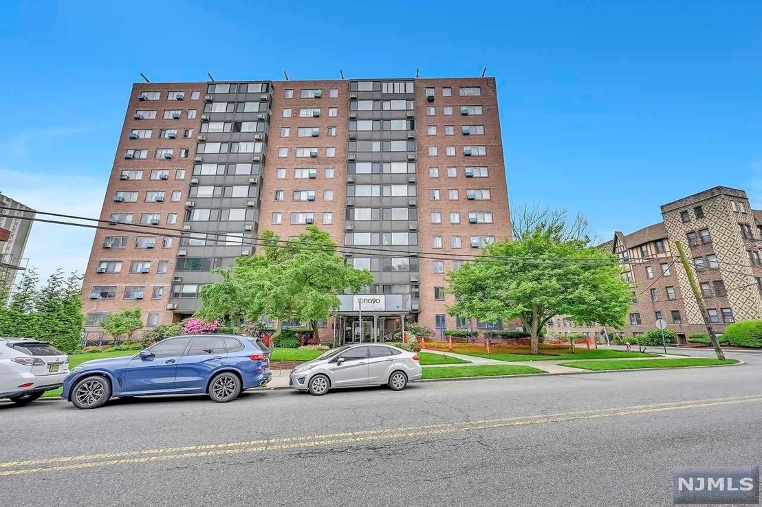 Outdoor, Streetview at Unit 6A at 90 Prospect Avenue